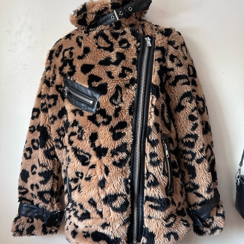 Faux Fur Teddy Biker Jacket

Avec Les Filles - Picture 9 of 16